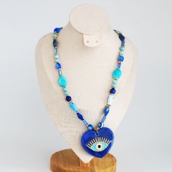 Collier cœur avec œil bleu
